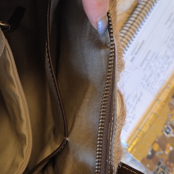 Hand Bag - Picture 8 of 10